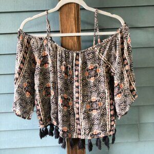 American Eagle Outfitters Off the Shoulder Shirt - Size Small